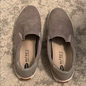 Dr. Scholls gray sneakers